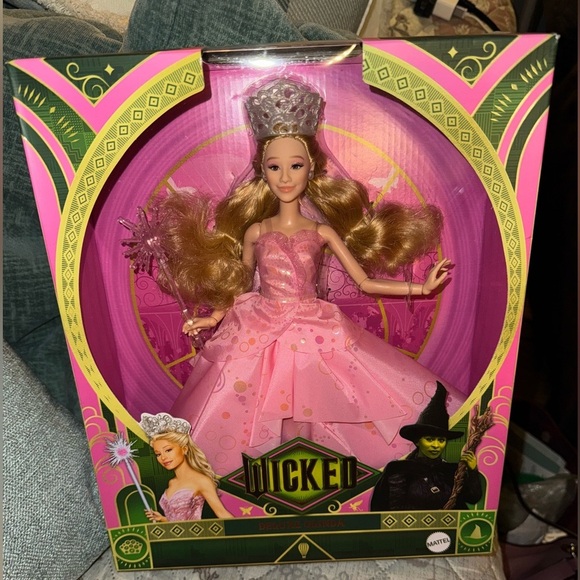 Mattel Pink Glinda Doll. Brand new in box. - Picture 1 of 3